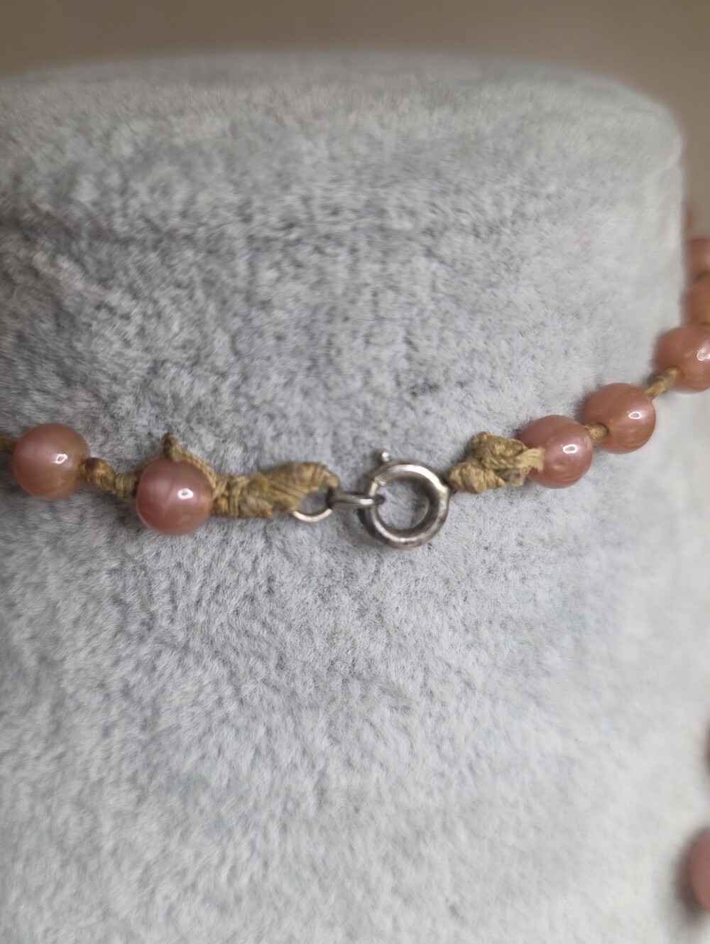 Vintage Rose Pink Cat's Eye Glass Graduated Bead Hand-Knotted Necklace - Picture 4 of 6